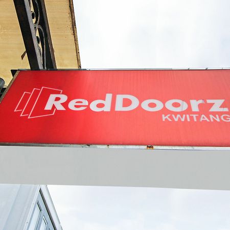 Reddoorz @ Kwitang Hotel Jakarta Buitenkant foto
