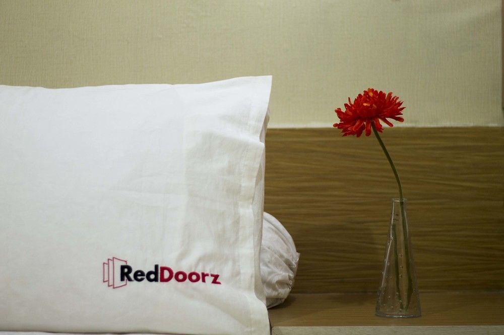 Reddoorz @ Kwitang Hotel Jakarta Buitenkant foto