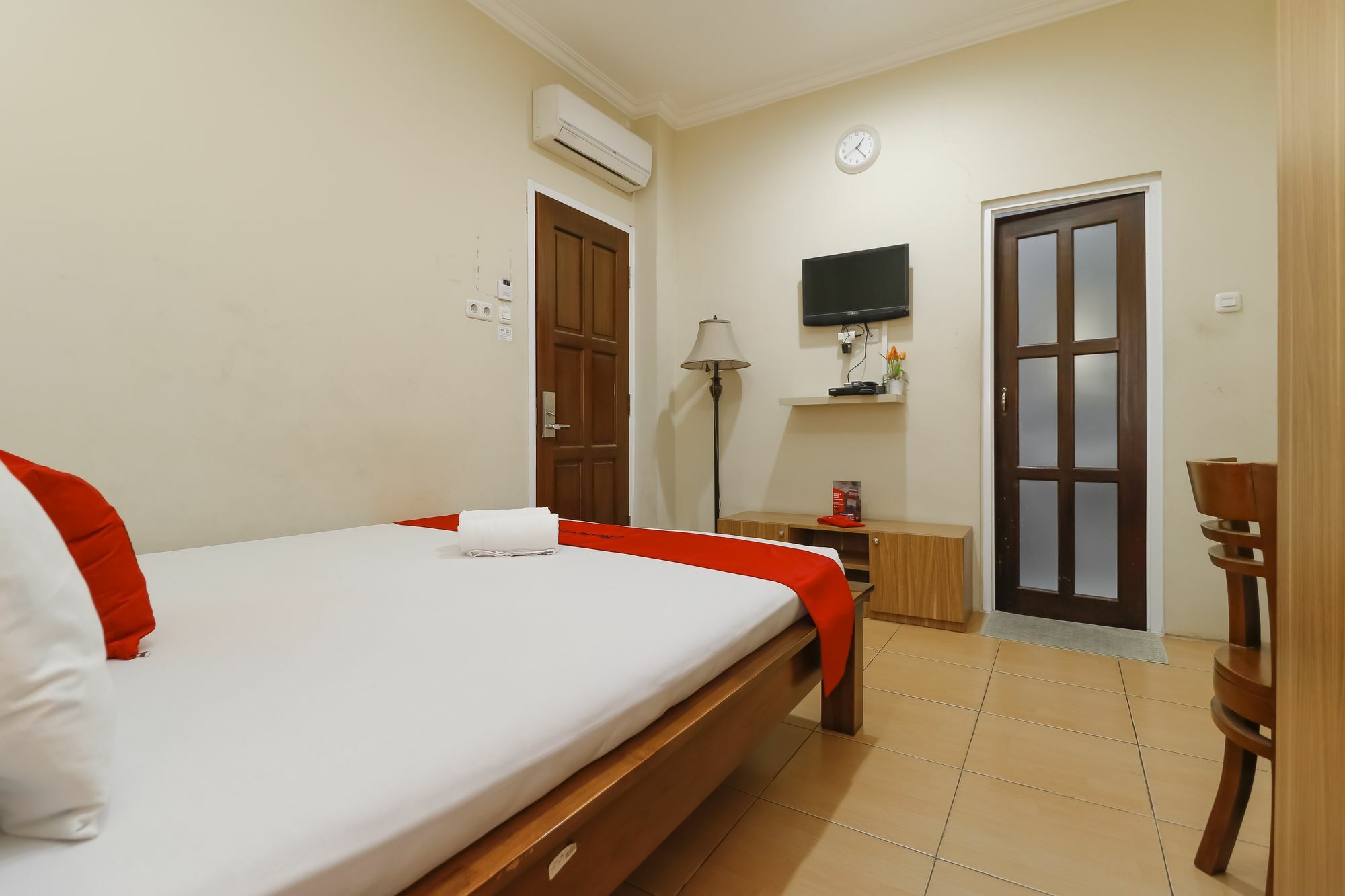 Reddoorz @ Kwitang Hotel Jakarta Buitenkant foto