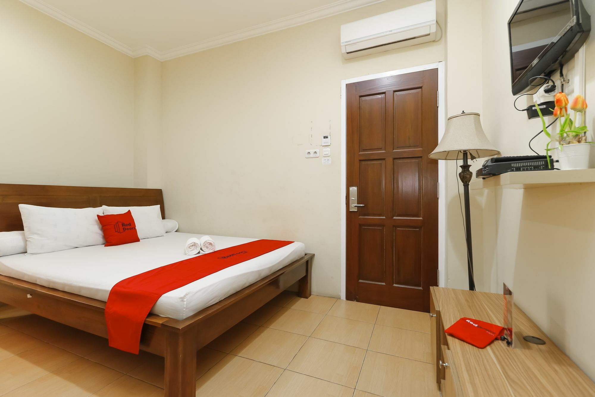 Reddoorz @ Kwitang Hotel Jakarta Buitenkant foto